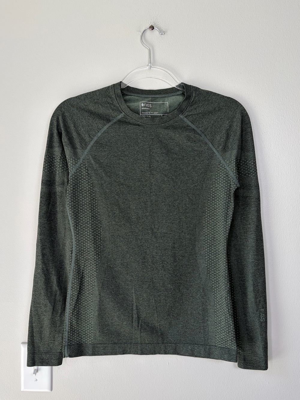 FIGS Heather Green Seamless Underscrub Long Sleeve Shirt Work Wear Career